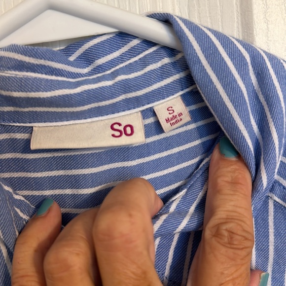 Ladies Sleeveless Button Down - Picture 4 of 6